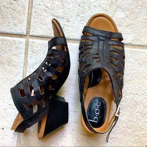 B.O.C Women’s black leather sandal with 1” heel